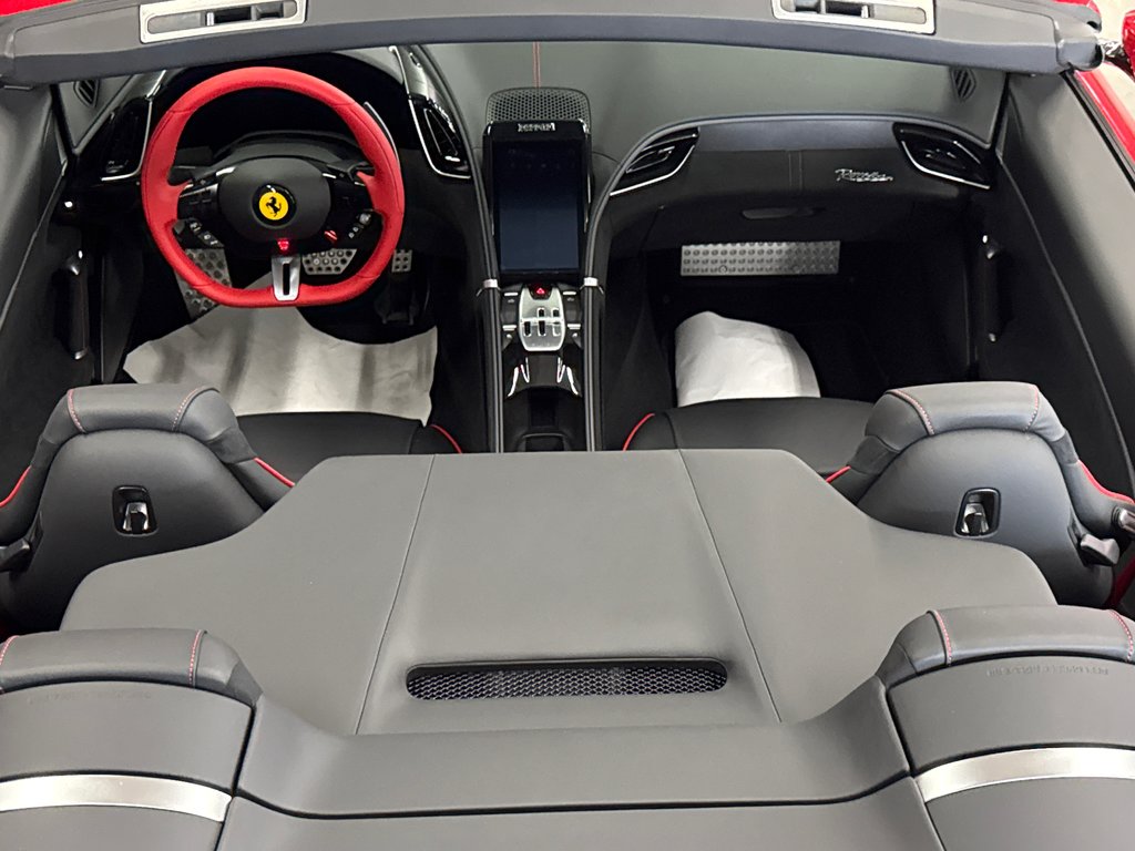 Ferrari Roma Spider  2024 à Saint-Jean-Sur-Richelieu, Québec - 7 - w1024h768px