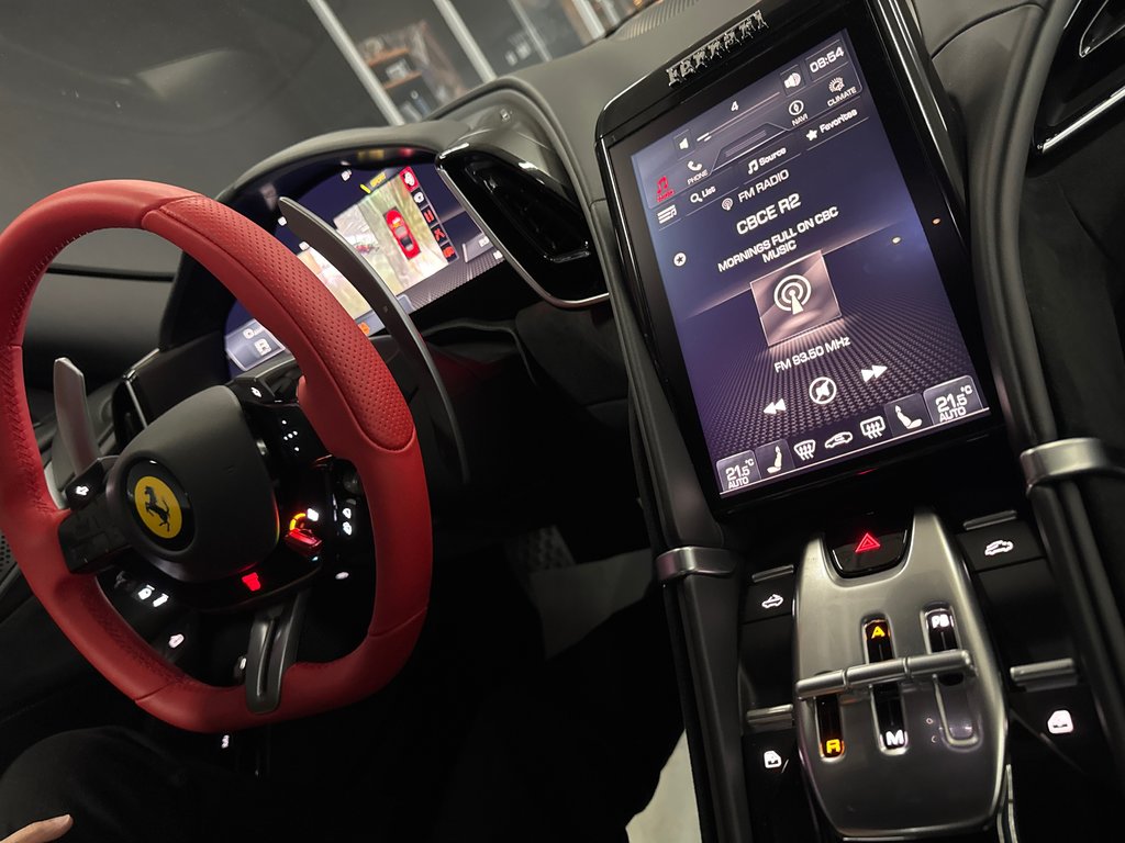 Ferrari Roma Spider  2024 à Saint-Jean-Sur-Richelieu, Québec - 22 - w1024h768px