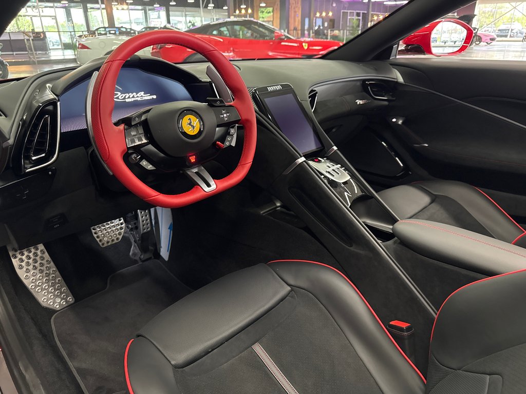 Ferrari Roma Spider  2024 à Saint-Jean-Sur-Richelieu, Québec - 12 - w1024h768px