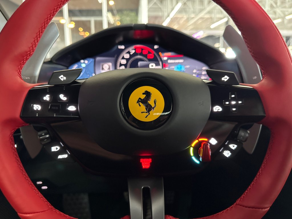 Ferrari Roma Spider  2024 à Saint-Jean-Sur-Richelieu, Québec - 13 - w1024h768px