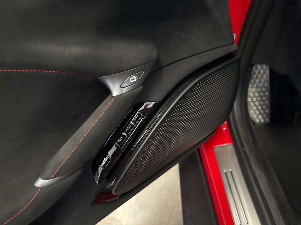 Ferrari Roma Spider  2024 à Saint-Jean-Sur-Richelieu, Québec - 11 - w1024h768px