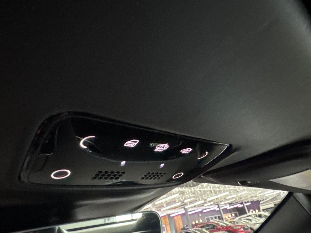 Ferrari Roma Spider  2024 à Saint-Jean-Sur-Richelieu, Québec - 18 - w1024h768px