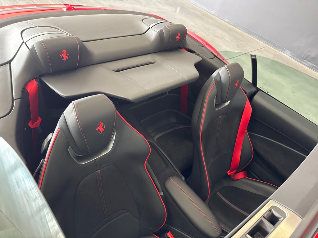 Ferrari Roma Spider  2024 à Saint-Jean-Sur-Richelieu, Québec - 23 - w1024h768px
