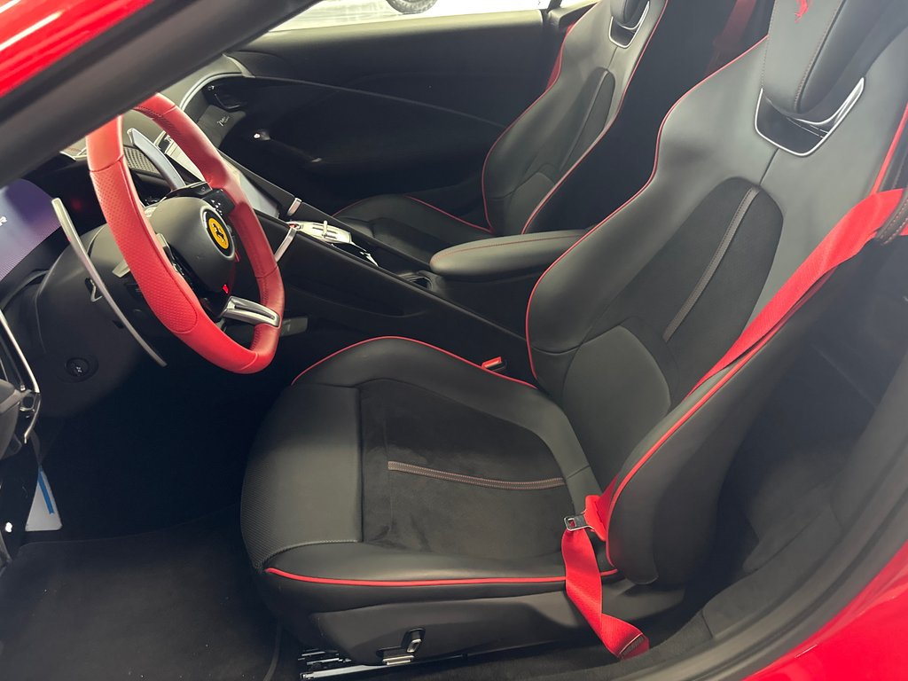 Ferrari Roma Spider  2024 à Saint-Jean-Sur-Richelieu, Québec - 10 - w1024h768px