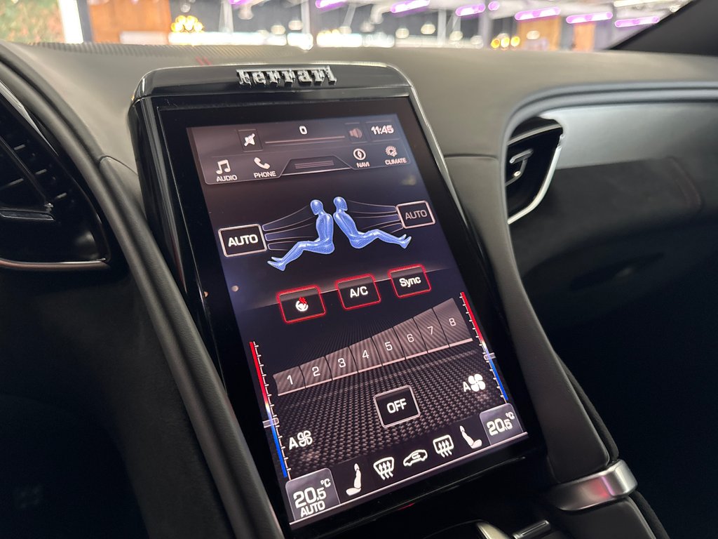 Ferrari Roma Spider  2024 à Saint-Jean-Sur-Richelieu, Québec - 17 - w1024h768px