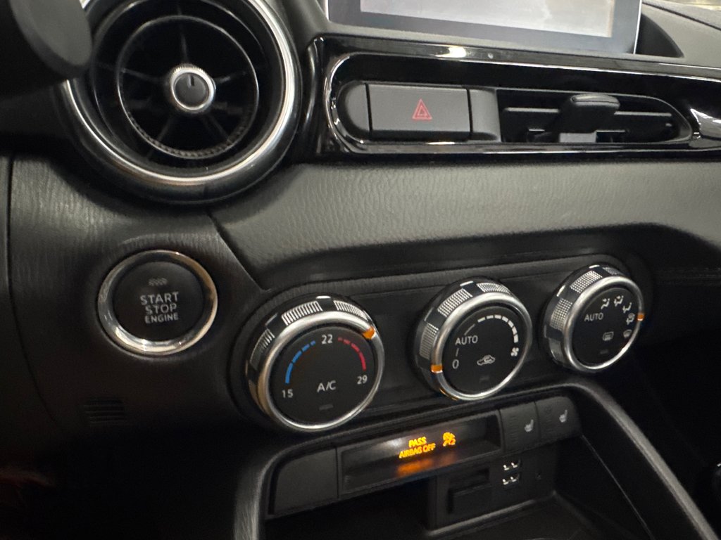 2017 Fiat 124 SPIDER Lusso in Saint-Jean-Sur-Richelieu, Quebec - 13 - w1024h768px