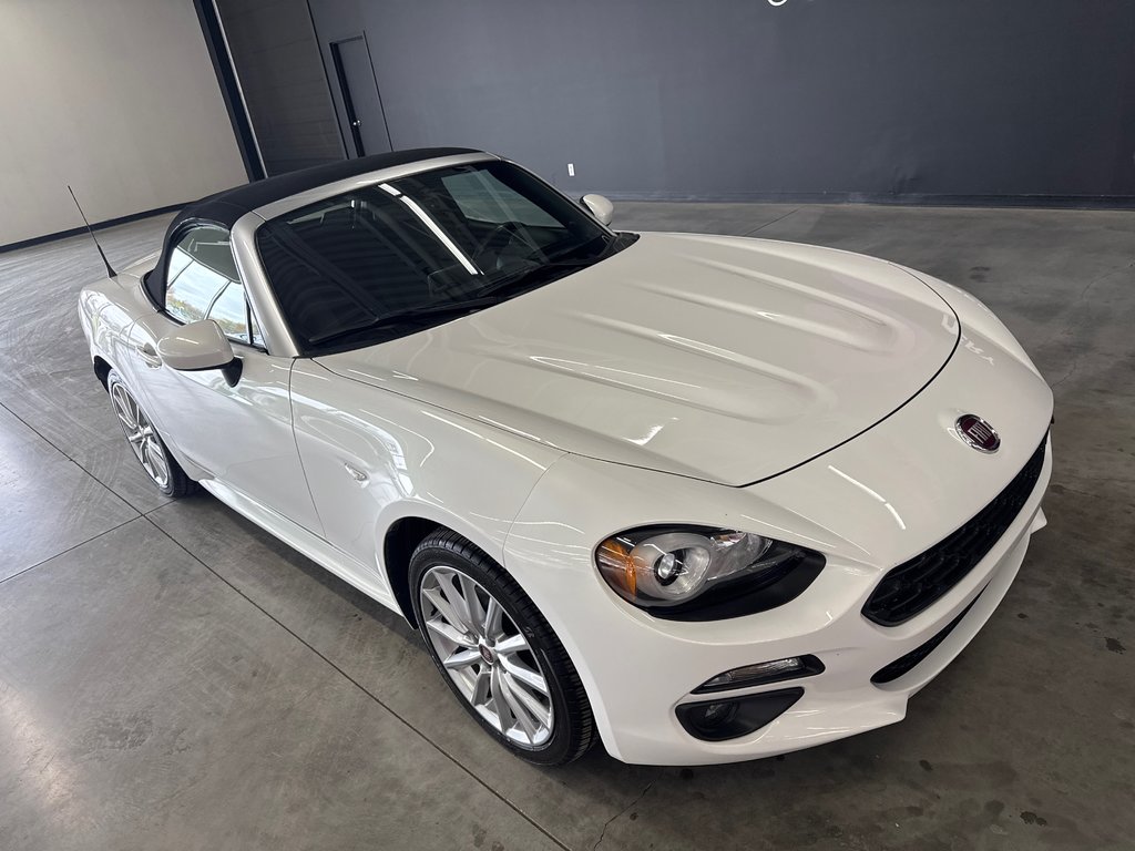 2017 Fiat 124 SPIDER Lusso in Saint-Jean-Sur-Richelieu, Quebec - 2 - w1024h768px