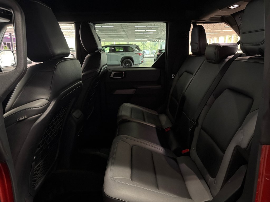 2022 Ford Bronco BLACK DIAMOND in Saint-Jean-Sur-Richelieu, Quebec - 10 - w1024h768px