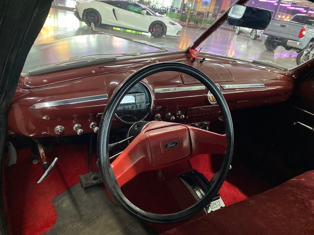 Ford Custom ShoeBox 1949 à Saint-Jean-Sur-Richelieu, Québec - 18 - w1024h768px