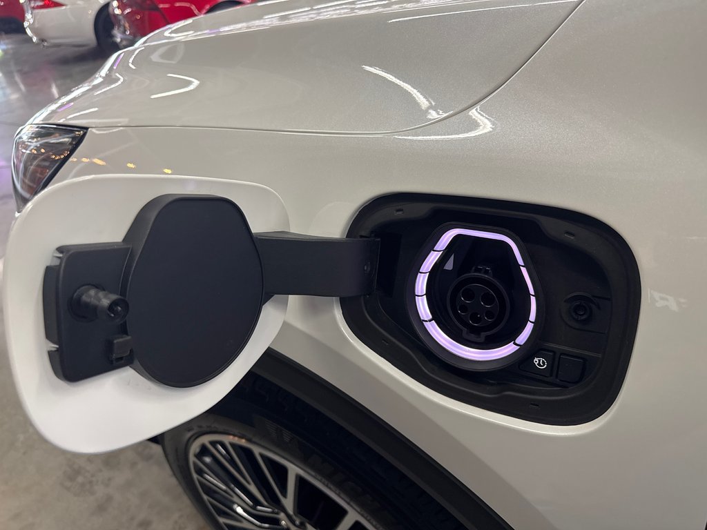 2025 Ford Escape PHEV in Saint-Jean-Sur-Richelieu, Quebec - 10 - w1024h768px