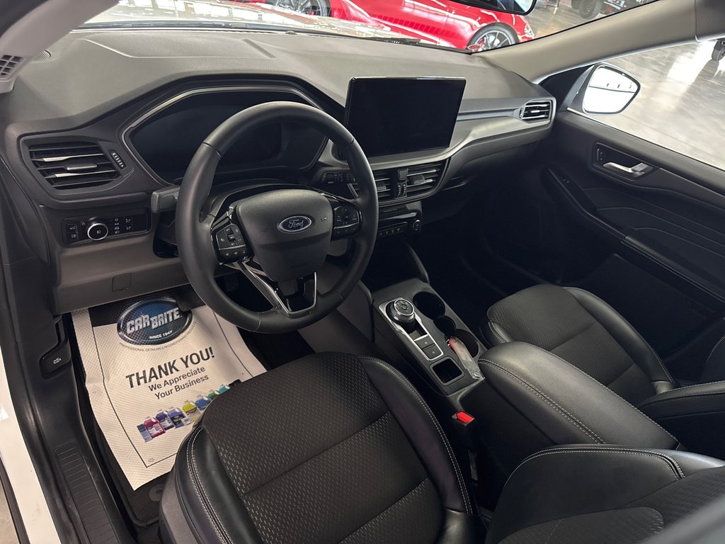2025 Ford Escape PHEV in Saint-Jean-Sur-Richelieu, Quebec - 13 - w1024h768px