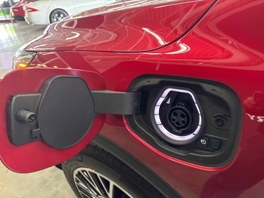 2025 Ford Escape PHEV in Saint-Jean-Sur-Richelieu, Quebec - 10 - w1024h768px