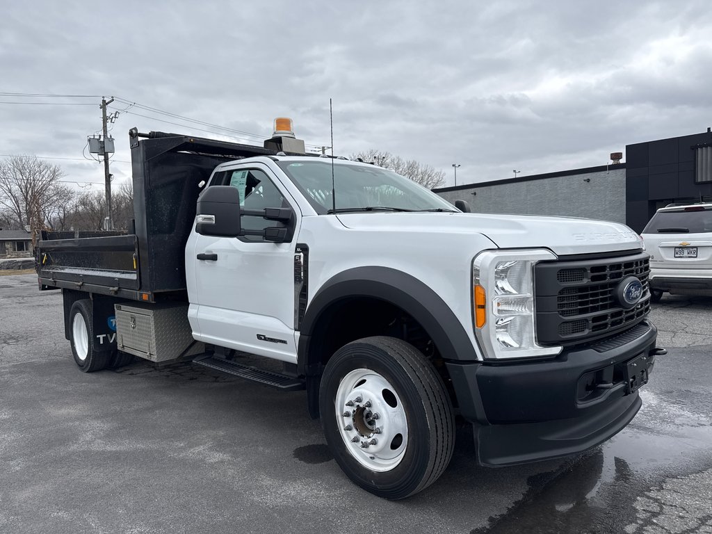 Ford Super Duty F-550 DRW BENNE 2023 à Saint-Jean-Sur-Richelieu, Québec - 2 - w1024h768px