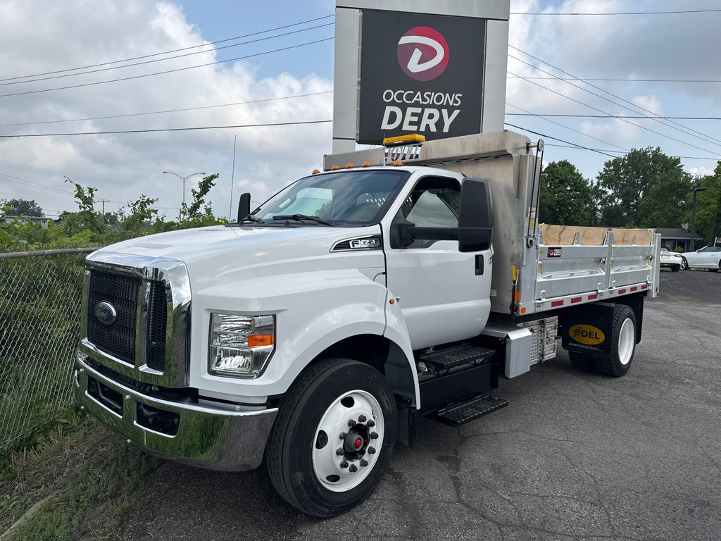 Ford Super Duty F-650 Straight Frame Gas BENNE 2022 à Saint-Jean-Sur-Richelieu, Québec - 2 - w1024h768px