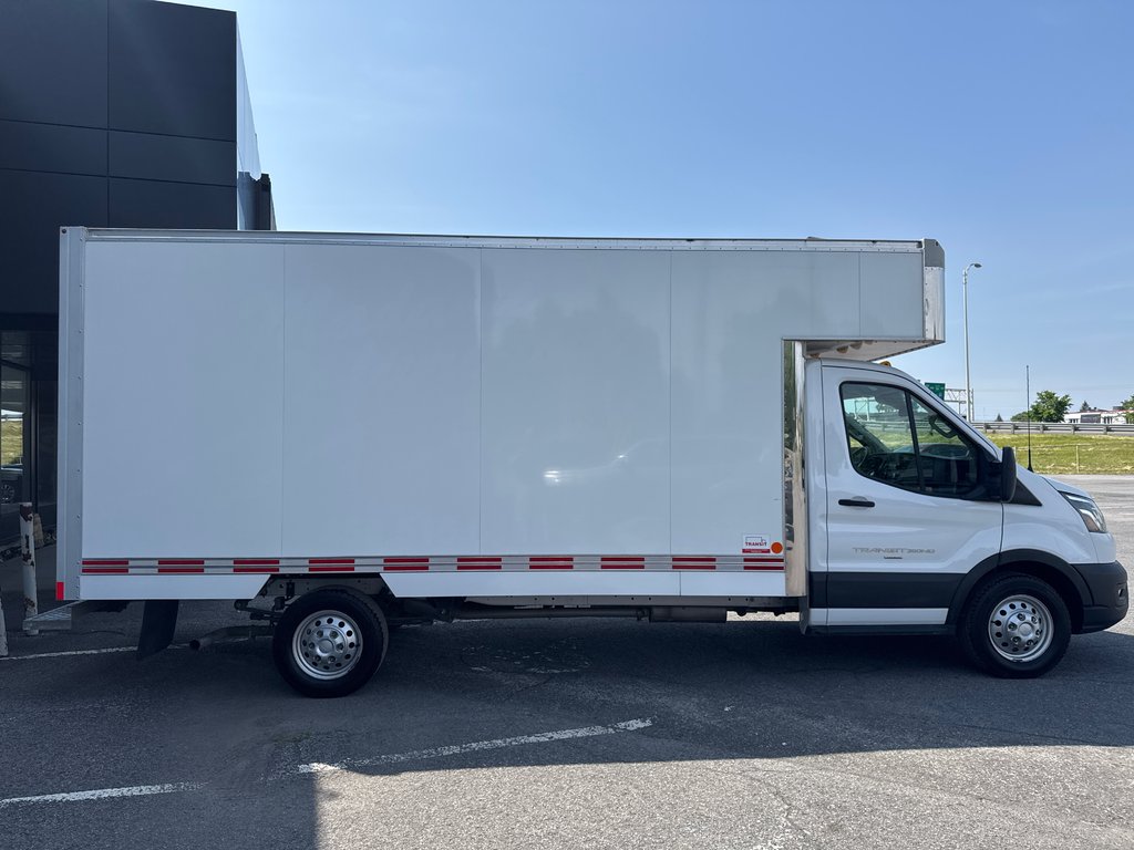 Ford TRANSIT CUTAWAY 3500 HD 15' 2023 à Saint-Jean-Sur-Richelieu, Québec - 1 - w1024h768px