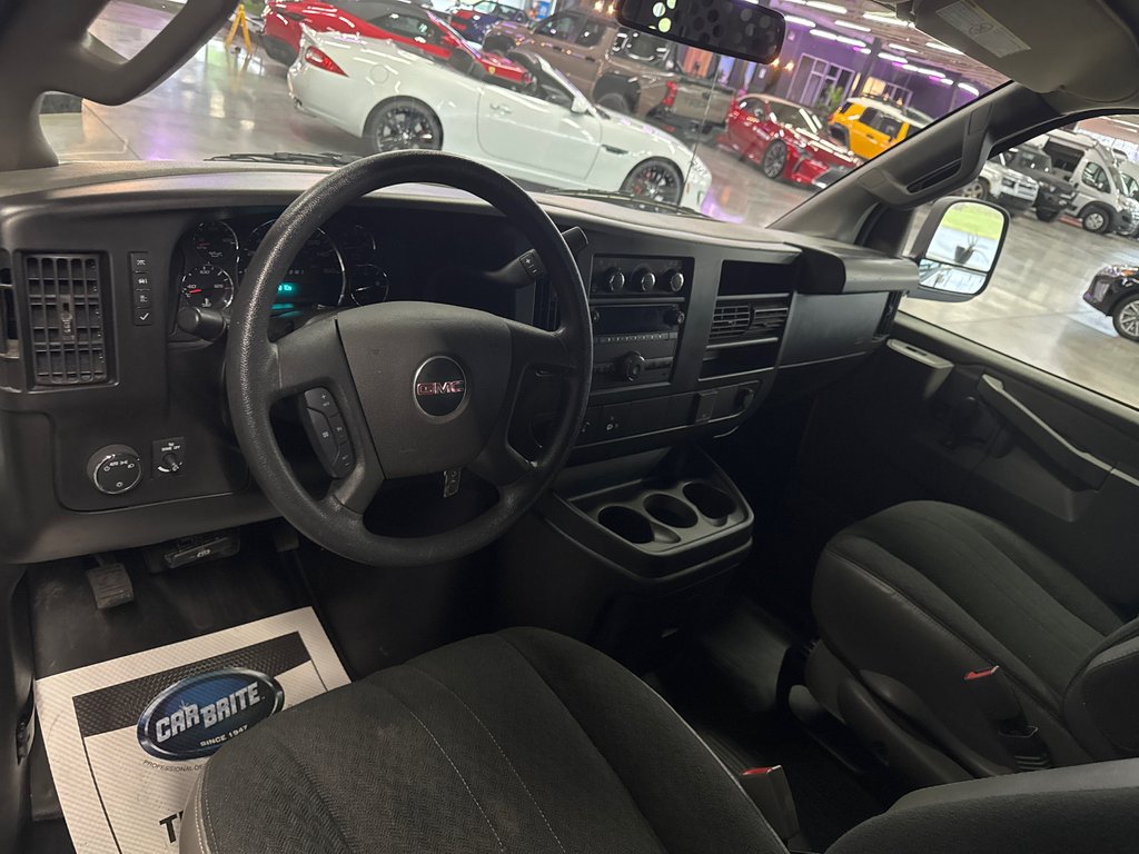 2023 GMC Savana Cargo Van 2500 in Saint-Jean-Sur-Richelieu, Quebec - 12 - w1024h768px