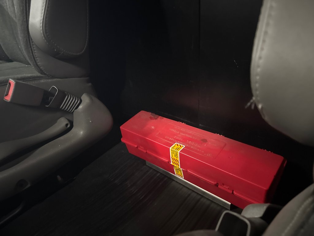 2023 GMC Savana Cargo Van 2500 in Saint-Jean-Sur-Richelieu, Quebec - 16 - w1024h768px