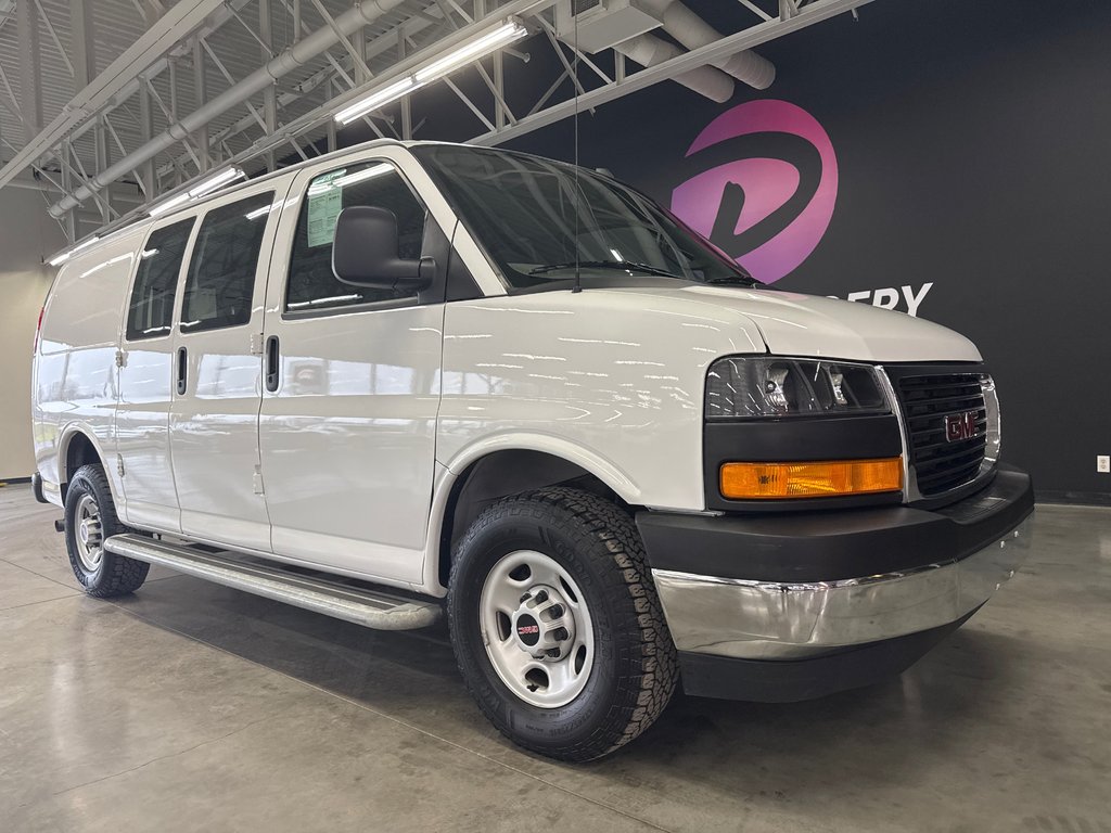 2023 GMC Savana Cargo Van 2500 in Saint-Jean-Sur-Richelieu, Quebec - 2 - w1024h768px