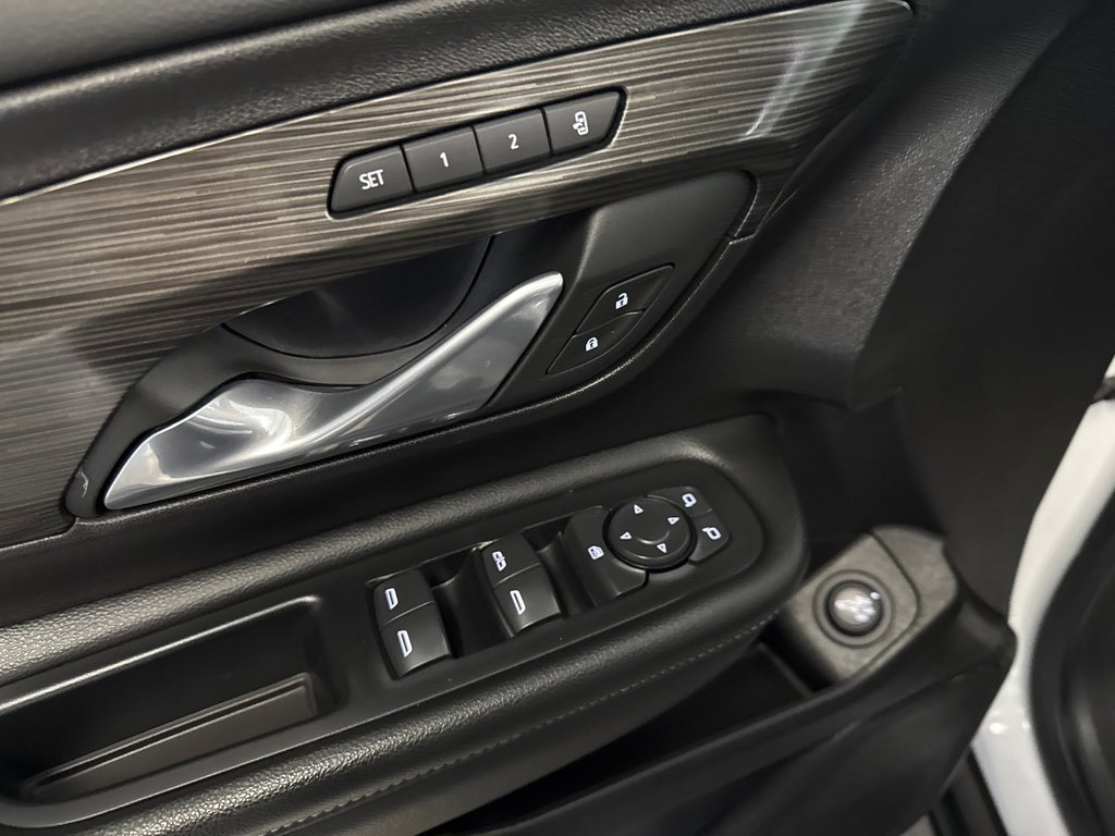 2024 GMC Terrain SLT in Saint-Jean-Sur-Richelieu, Quebec - 11 - w1024h768px