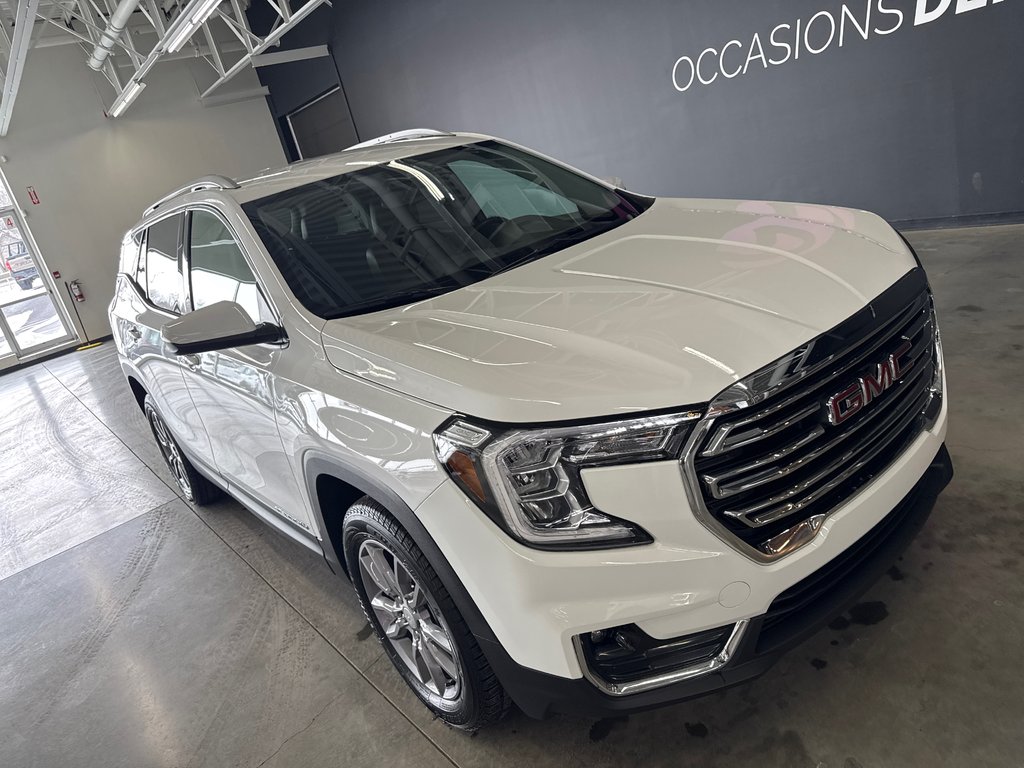2024 GMC Terrain SLT in Saint-Jean-Sur-Richelieu, Quebec - 2 - w1024h768px