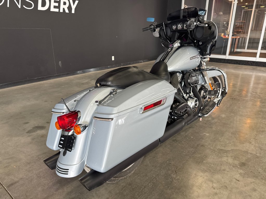 2023 HARLEY DAVIDSON FLHX STREET GLIDE in Saint-Jean-Sur-Richelieu, Quebec - 9 - w1024h768px