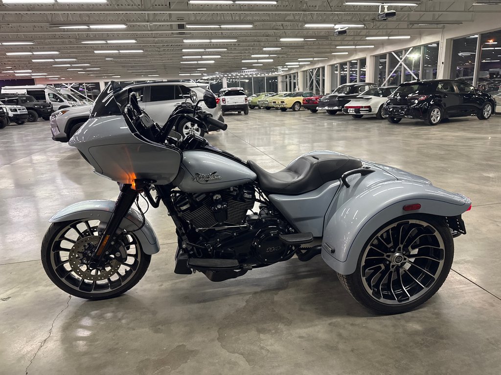 2024 HARLEY DAVIDSON FLTRT FREEWHEELERTRIKE in Saint-Jean-Sur-Richelieu, Quebec - 11 - w1024h768px