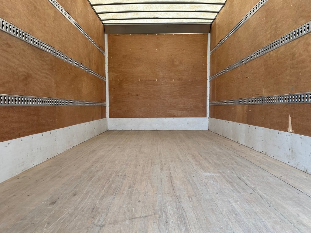 Hino 195 DRY BOX 2018 à Saint-Jean-Sur-Richelieu, Québec - 14 - w1024h768px