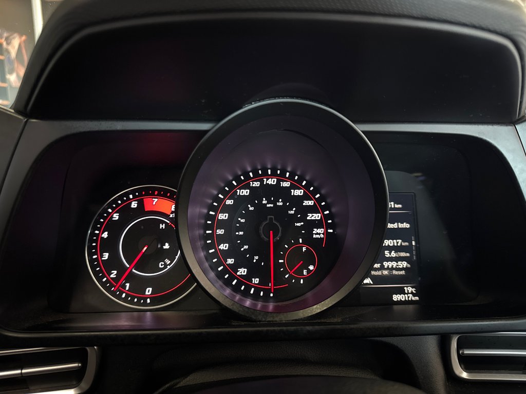 2022 Hyundai Elantra Preferred in Saint-Jean-Sur-Richelieu, Quebec - 15 - w1024h768px