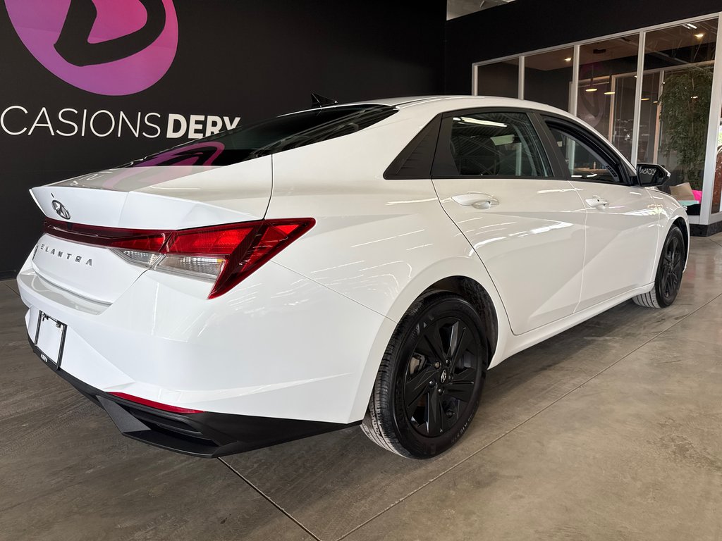 2022 Hyundai Elantra Preferred in Saint-Jean-Sur-Richelieu, Quebec - 4 - w1024h768px