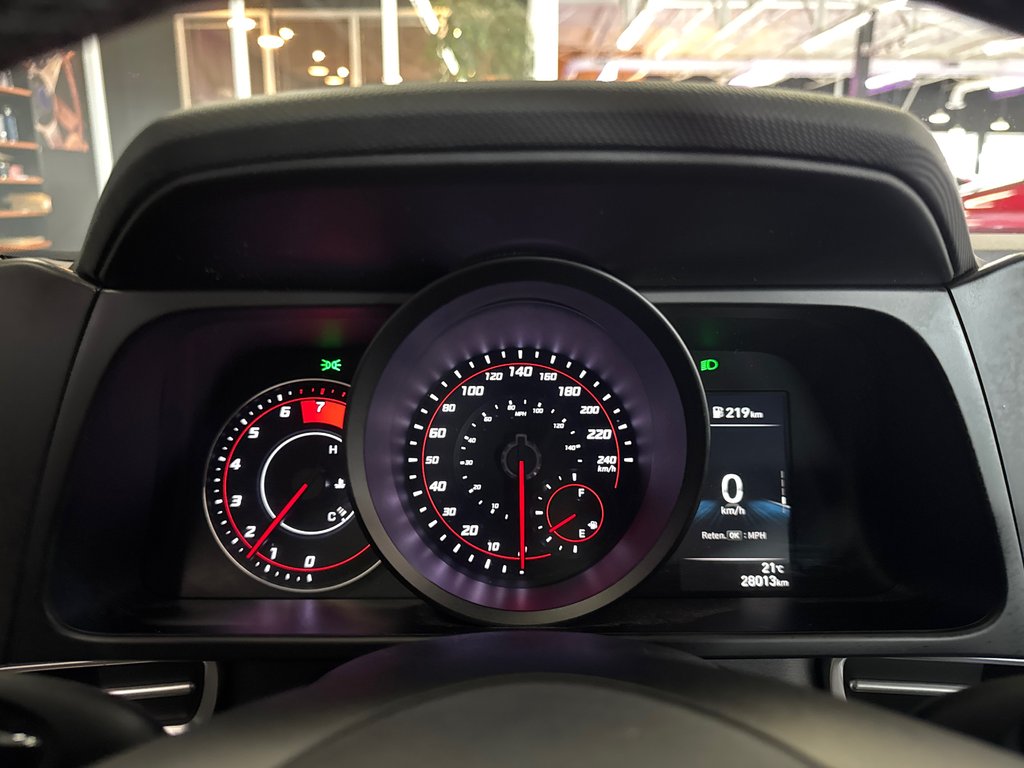 2023 Hyundai Elantra Preferred in Saint-Jean-Sur-Richelieu, Quebec - 14 - w1024h768px