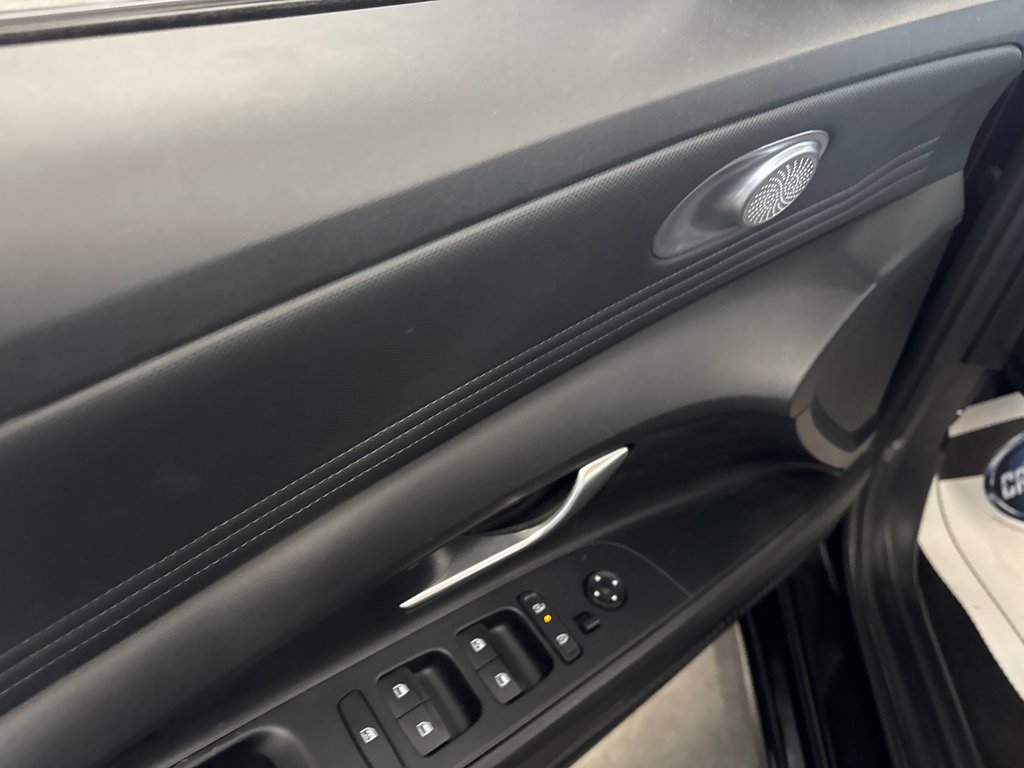 Hyundai Elantra Preferred 2024 à Saint-Jean-Sur-Richelieu, Québec - 11 - w1024h768px