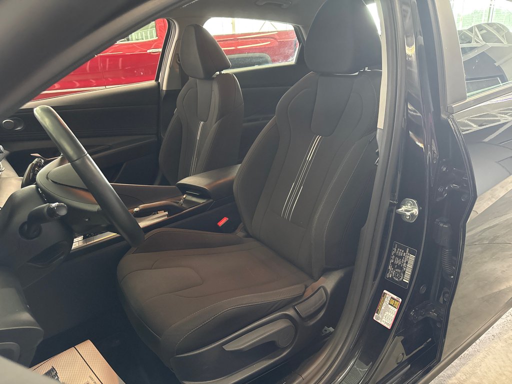 Hyundai Elantra Preferred 2024 à Saint-Jean-Sur-Richelieu, Québec - 8 - w1024h768px