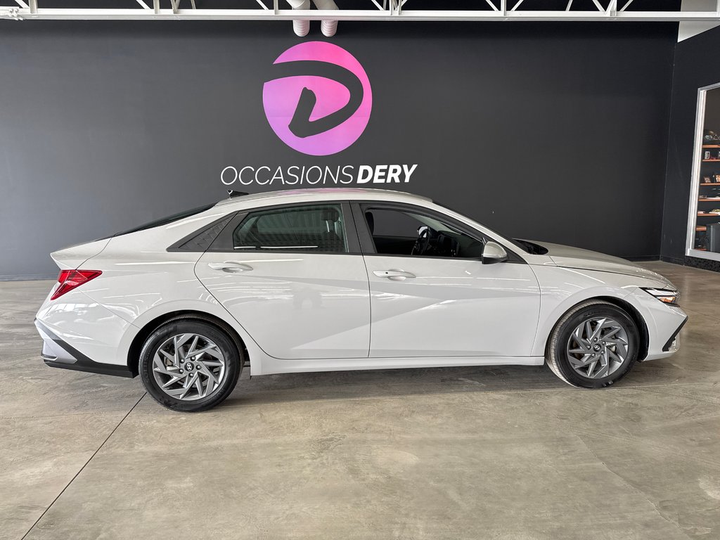 2024 Hyundai Elantra Preferred in Saint-Jean-Sur-Richelieu, Quebec - 1 - w1024h768px
