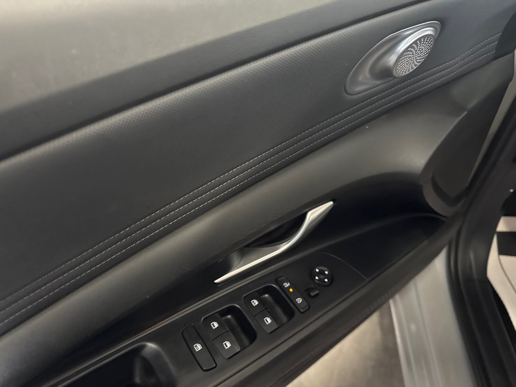 2024 Hyundai Elantra Preferred in Saint-Jean-Sur-Richelieu, Quebec - 10 - w1024h768px