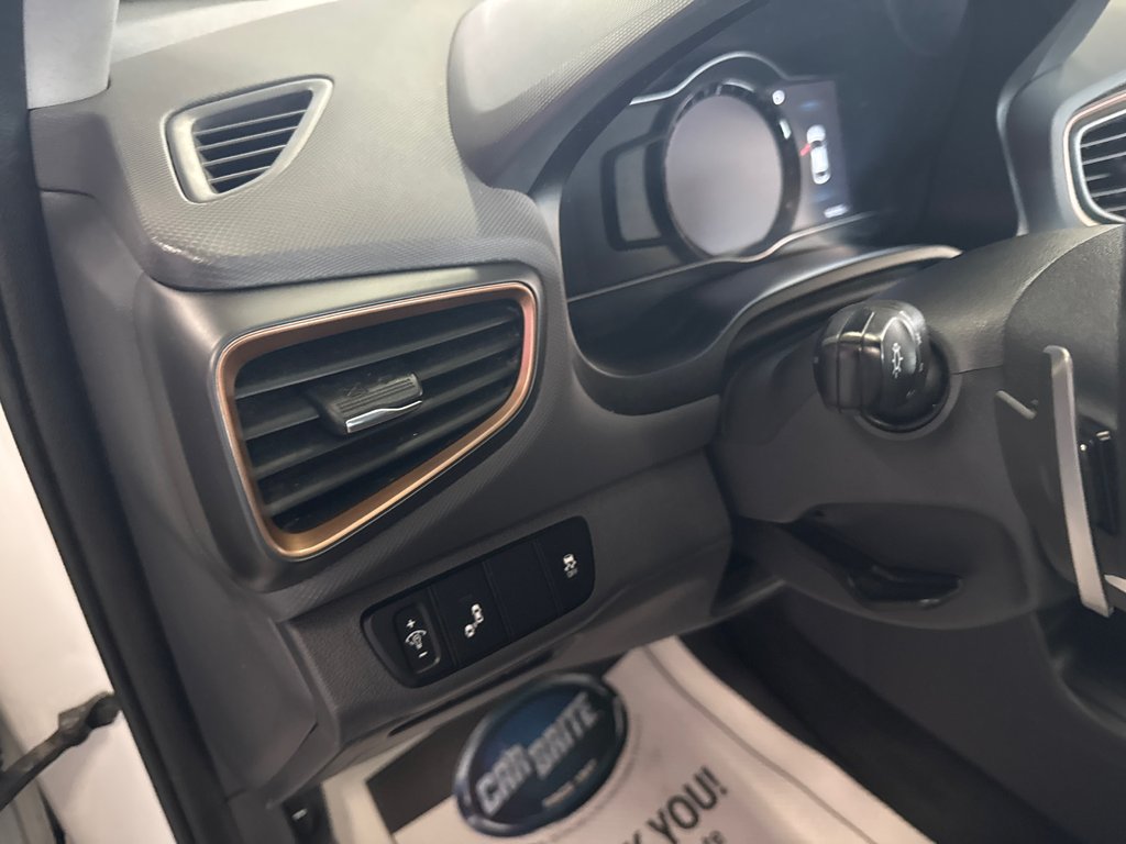 Hyundai Ioniq Electric Preferred 2019 à Saint-Jean-Sur-Richelieu, Québec - 16 - w1024h768px