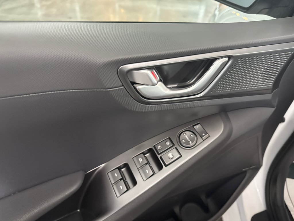 2020 Hyundai Ioniq Electric Preferred in Saint-Jean-Sur-Richelieu, Quebec - 12 - w1024h768px