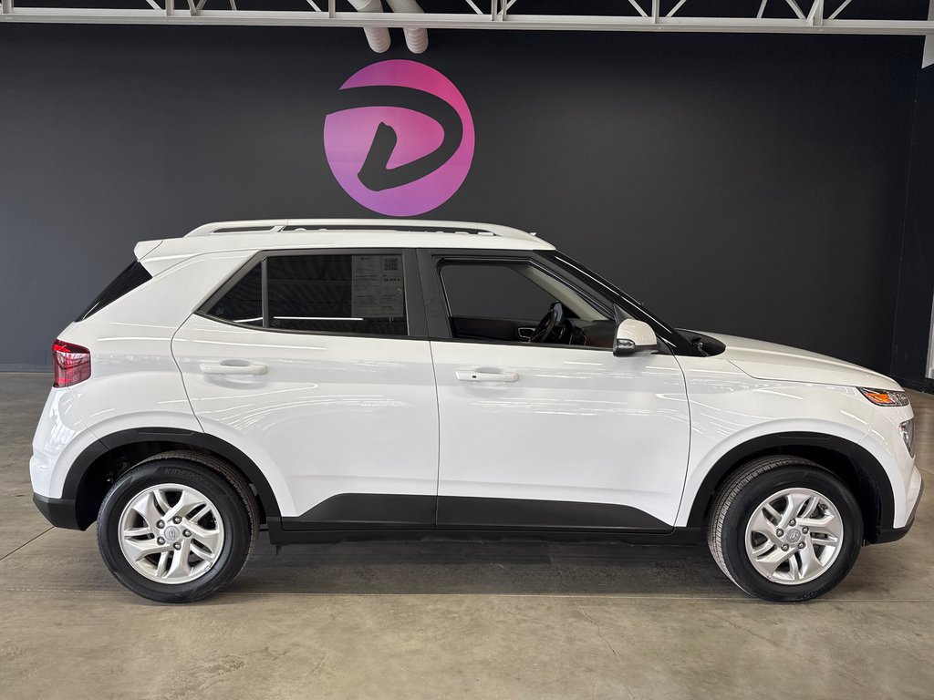 2022 Hyundai Venue Preferred in Saint-Jean-Sur-Richelieu, Quebec - 1 - w1024h768px