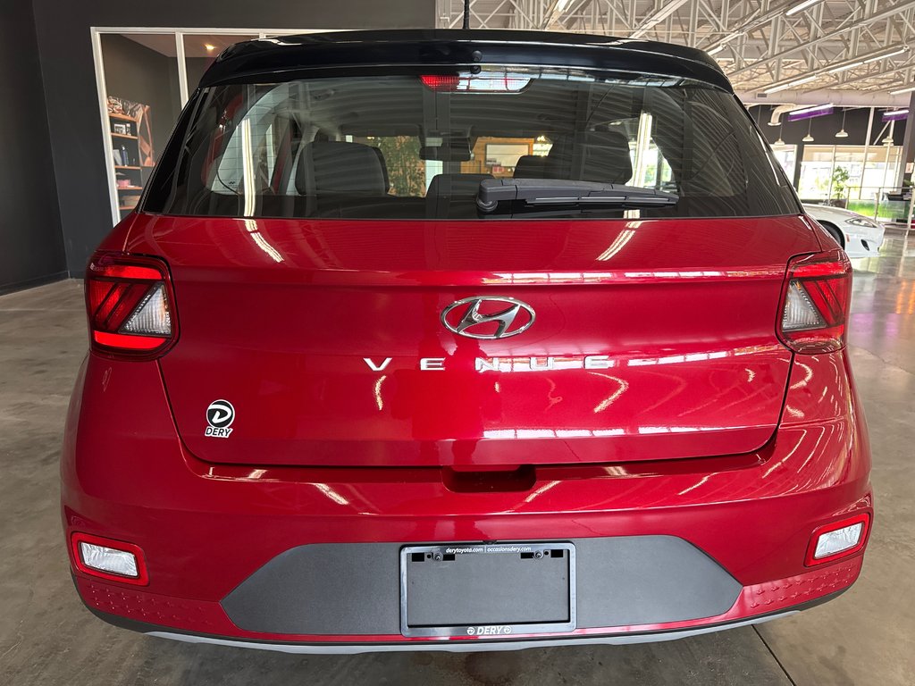 Hyundai Venue Essential 2023 à Saint-Jean-Sur-Richelieu, Québec - 5 - w1024h768px