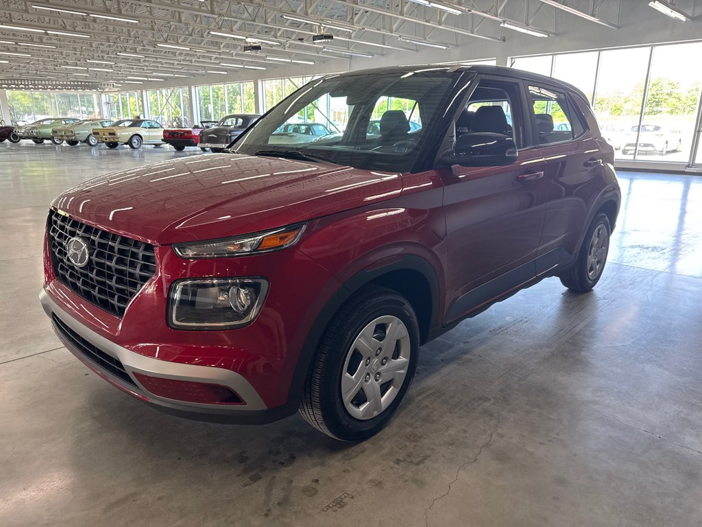 Hyundai Venue Essential 2023 à Saint-Jean-Sur-Richelieu, Québec - 7 - w1024h768px