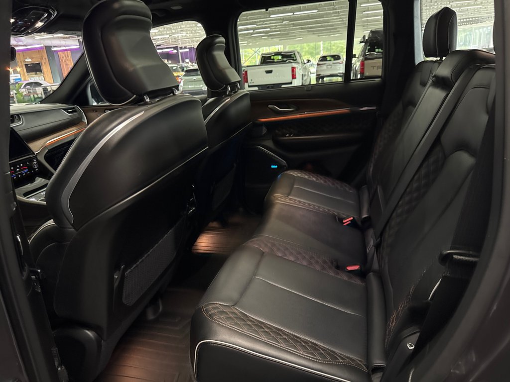2023 Jeep Grand Cherokee SUMMITRESERVE in Saint-Jean-Sur-Richelieu, Quebec - 11 - w1024h768px