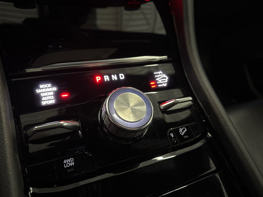 2023 Jeep Grand Cherokee SUMMITRESERVE in Saint-Jean-Sur-Richelieu, Quebec - 24 - w1024h768px