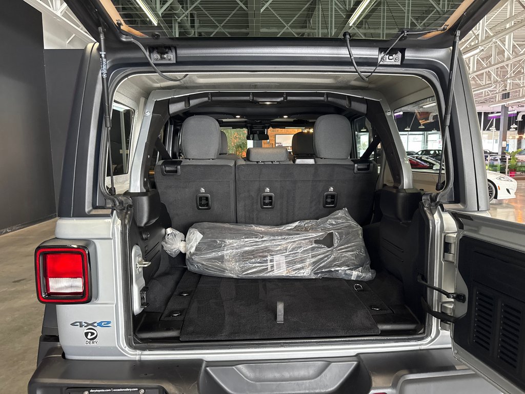 2024 Jeep WRANGLER UNLIMITED 4XE Willys in Saint-Jean-Sur-Richelieu, Quebec - 8 - w1024h768px