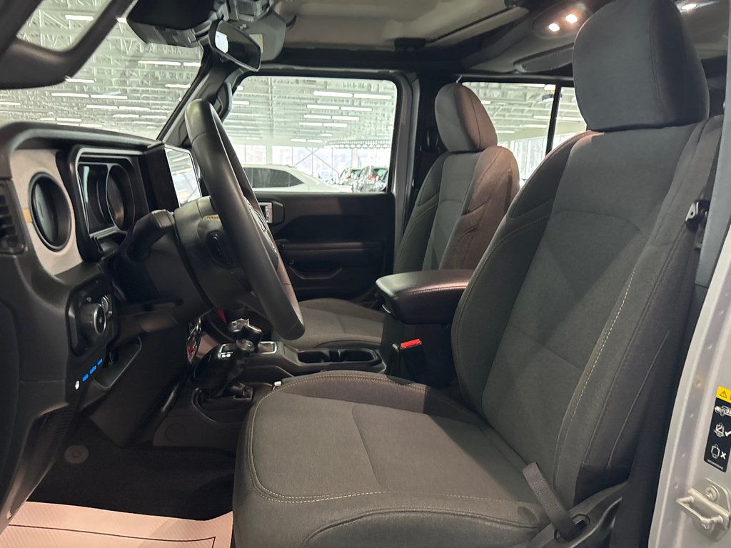 2024 Jeep WRANGLER UNLIMITED 4XE Willys in Saint-Jean-Sur-Richelieu, Quebec - 9 - w1024h768px