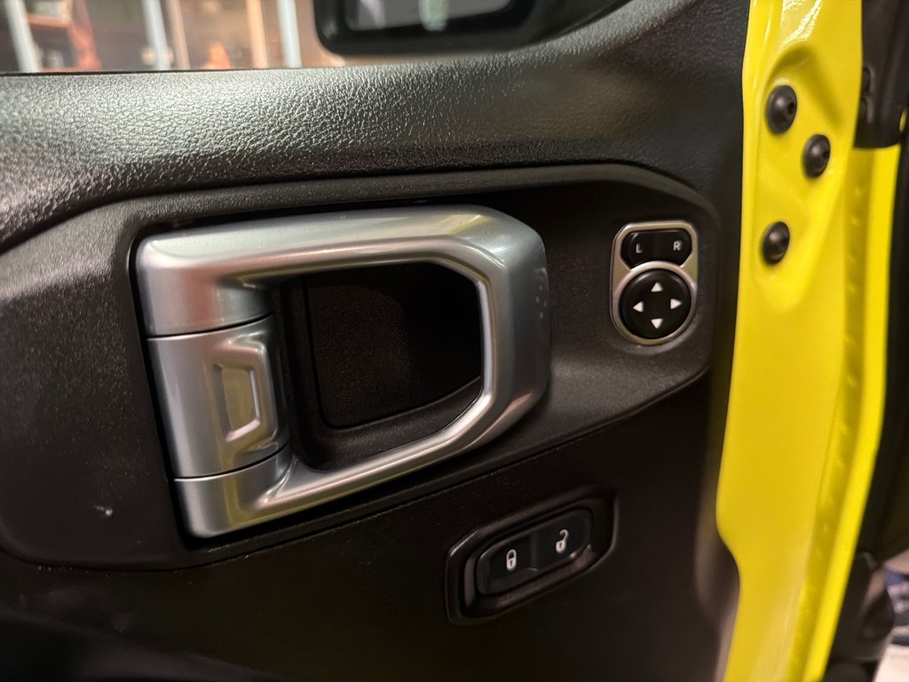2024 Jeep Wrangler 4xe Rubicon in Saint-Jean-Sur-Richelieu, Quebec - 12 - w1024h768px