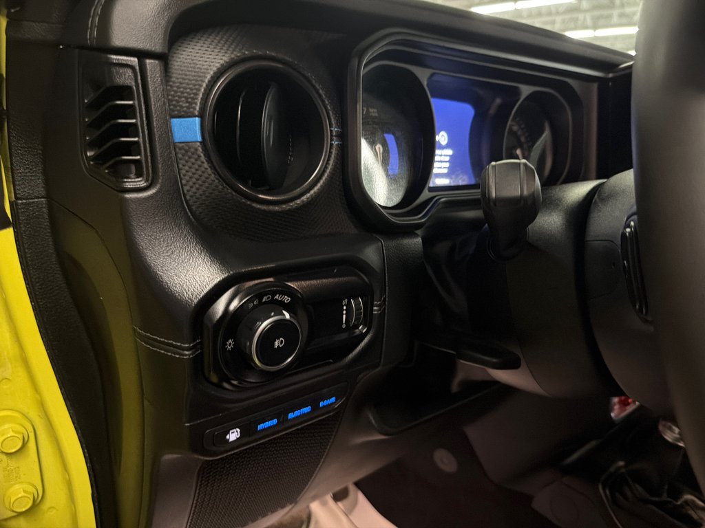 2024 Jeep Wrangler 4xe Rubicon in Saint-Jean-Sur-Richelieu, Quebec - 13 - w1024h768px