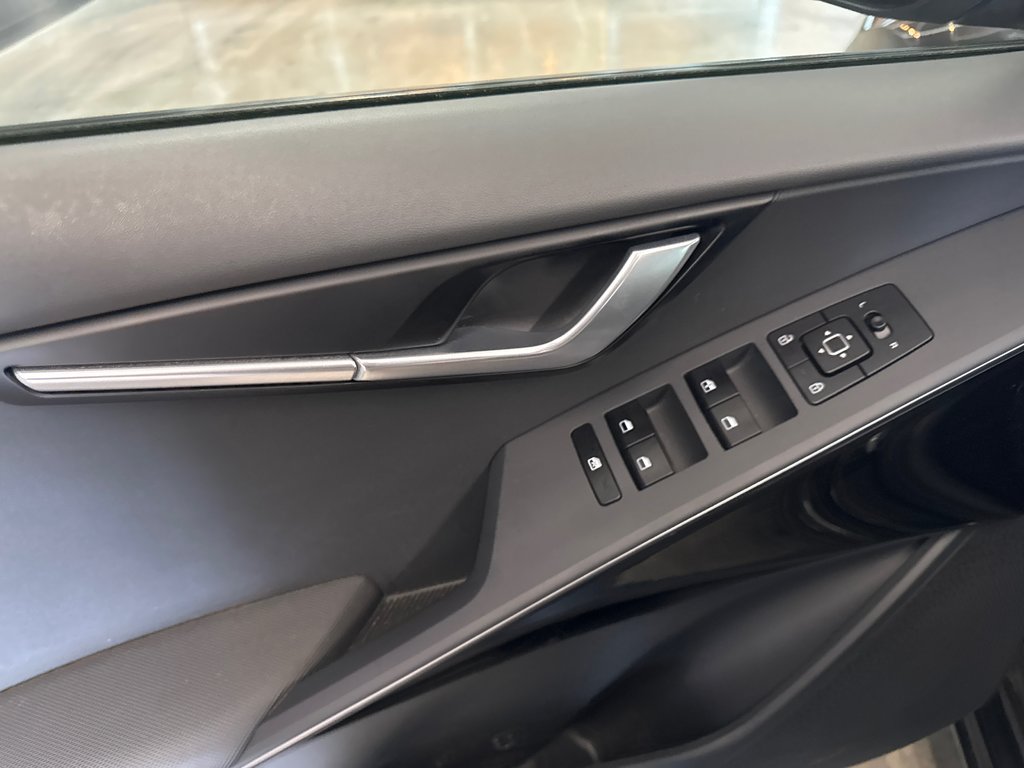 Kia Niro Plug-In Hybrid EX 2024 à Saint-Jean-Sur-Richelieu, Québec - 11 - w1024h768px