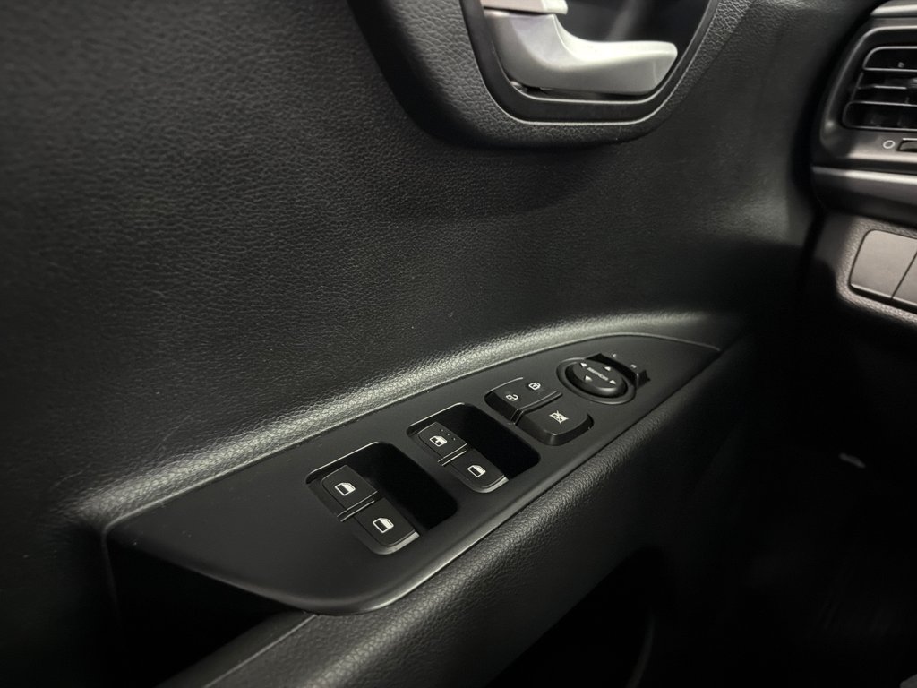 2022 Kia Rio 5-door LX + in Saint-Jean-Sur-Richelieu, Quebec - 8 - w1024h768px