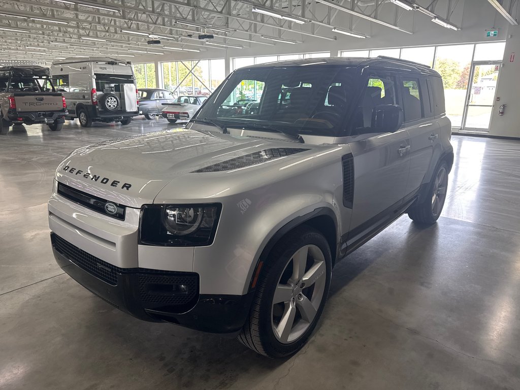 2023 Land Rover Defender X-Dynamic SE P 400 in Saint-Jean-Sur-Richelieu, Quebec - 4 - w1024h768px
