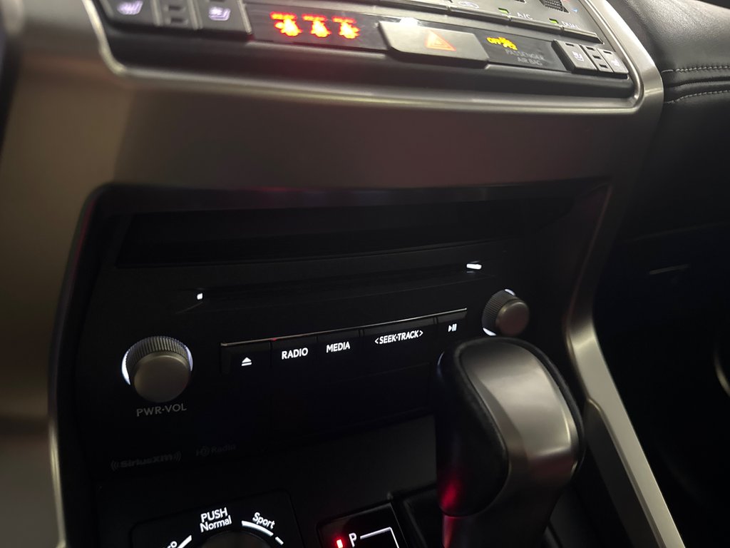 Lexus NX 300h LUXURY 2020 à Saint-Jean-Sur-Richelieu, Québec - 24 - w1024h768px