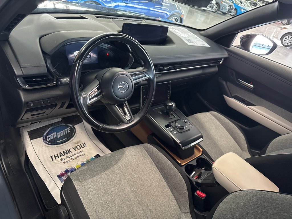 2023 Mazda MX-30 EV GS in Saint-Jean-Sur-Richelieu, Quebec - 9 - w1024h768px